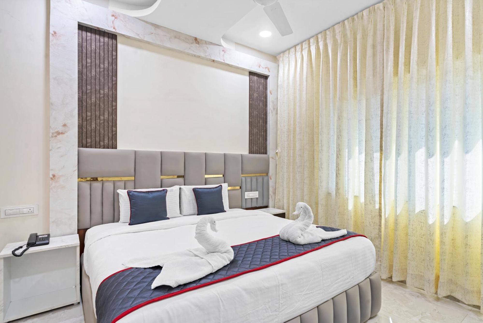 Hotel Sky Land Khammam Екстер'єр фото
