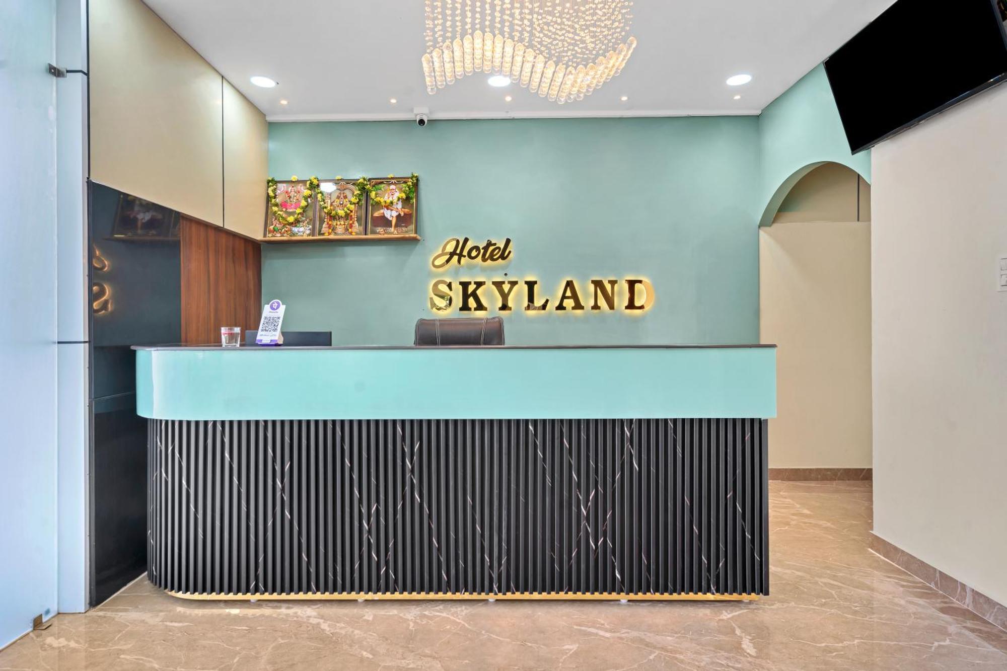 Hotel Sky Land Khammam Екстер'єр фото